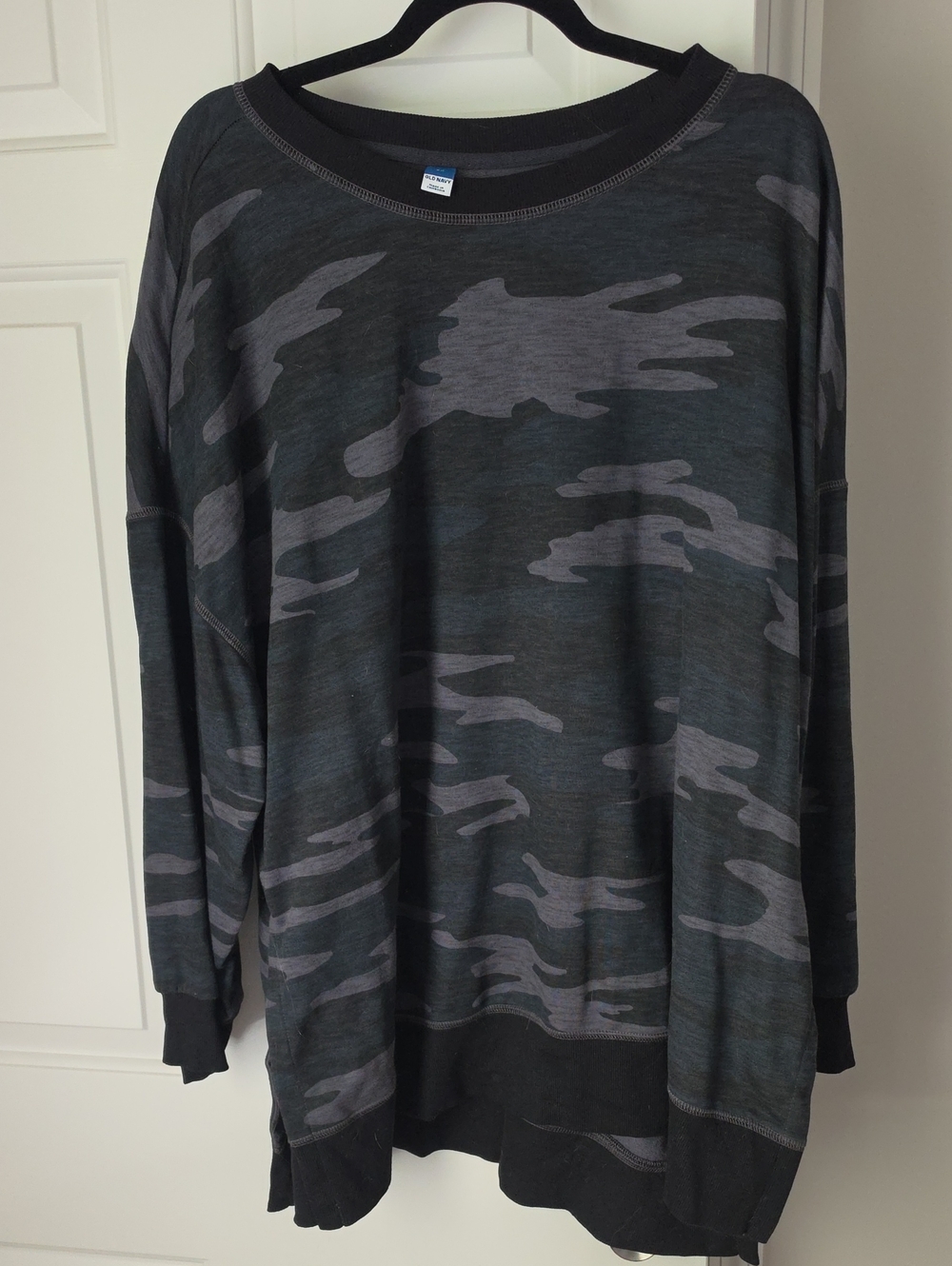Old Navy Black and Gray Camo Pullover Long Crewneck 3x EUC